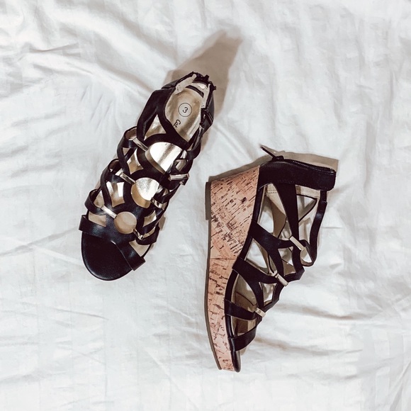 Black and Gold Wedges - Picture 1 of 3